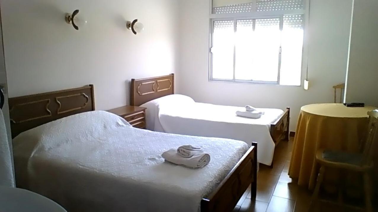 Villardefrades Hostal Restaurante Galicia מראה חיצוני תמונה