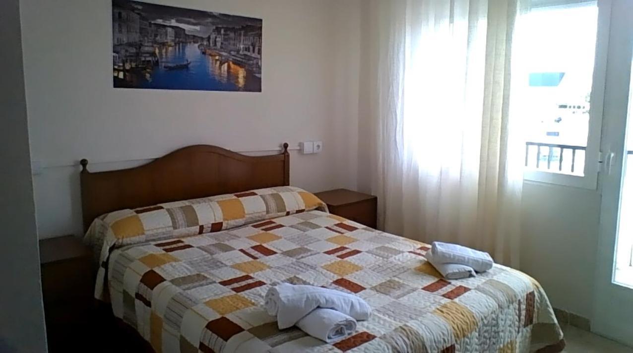 Villardefrades Hostal Restaurante Galicia מראה חיצוני תמונה