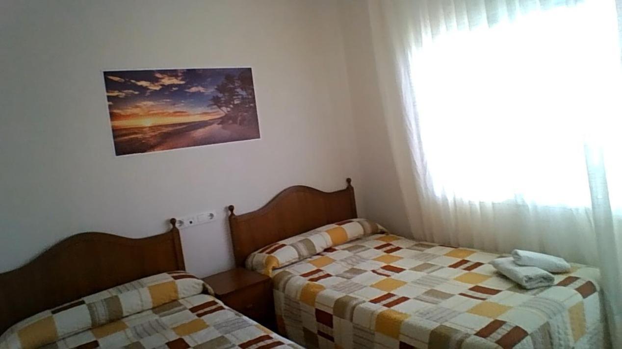 Villardefrades Hostal Restaurante Galicia מראה חיצוני תמונה
